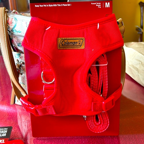 Coleman Other - NWT Coleman 3 pc harness leash & collar M